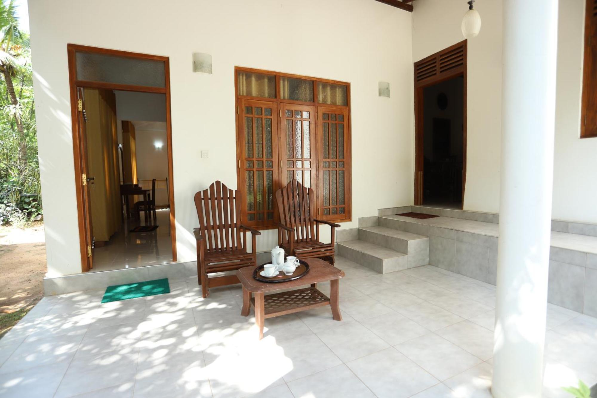 Serene Home Stay Udawalawe Exterior photo