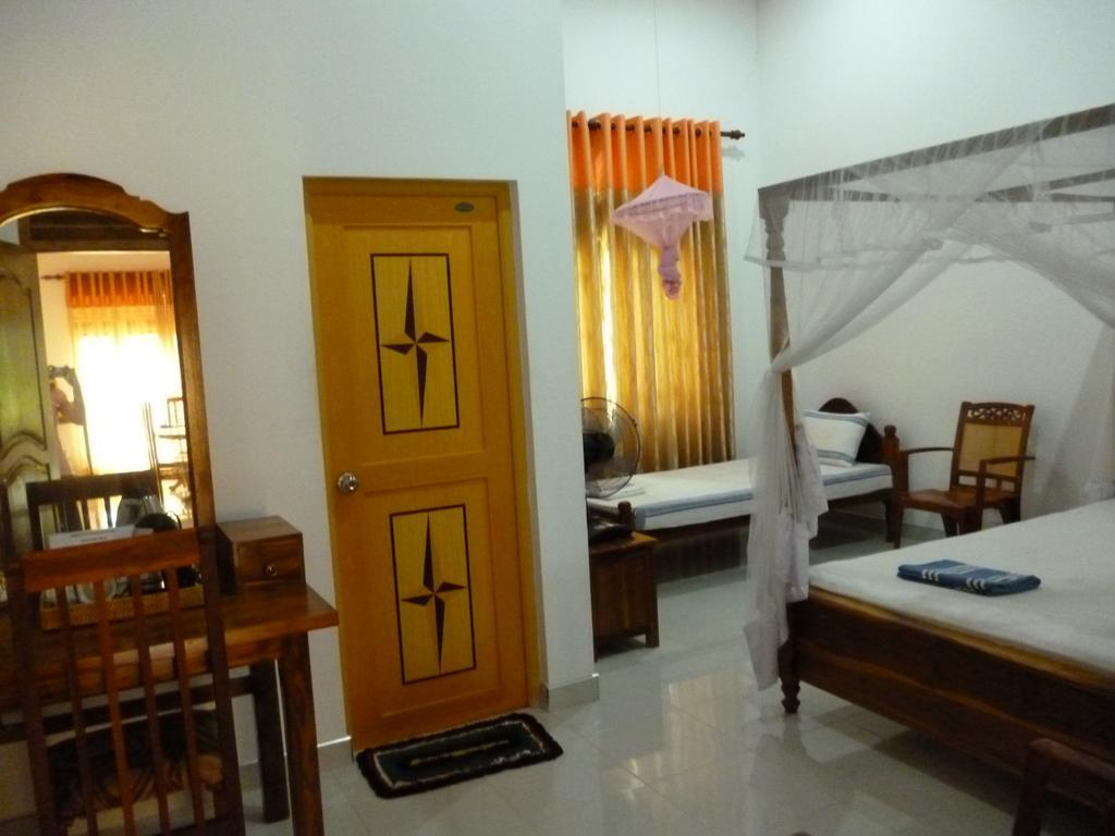 Serene Home Stay Udawalawe Exterior photo