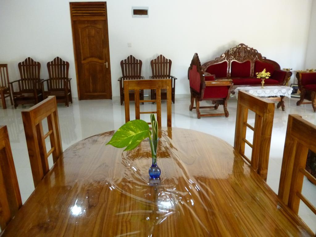 Serene Home Stay Udawalawe Exterior photo